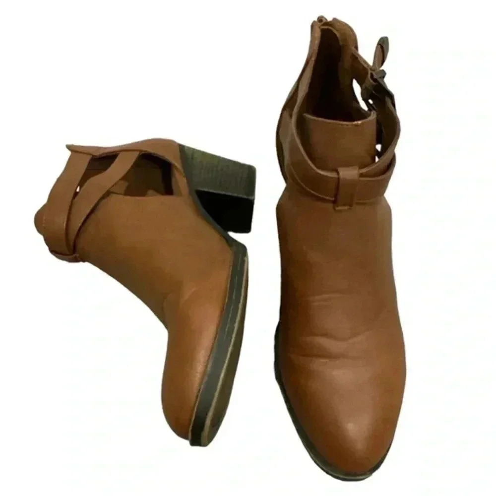 Cutout Ankle Western Boots In Tan. size 9